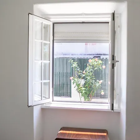 Front House Διαμέρισμα *