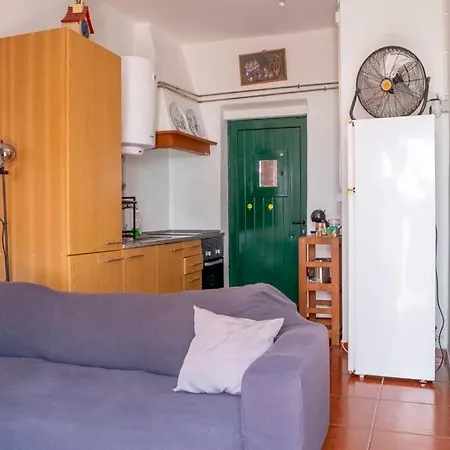 Front House Lisboa